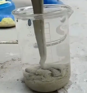 察哈尔右翼中水工混凝土絮凝剂，水下抗分散剂的作用及施工方法